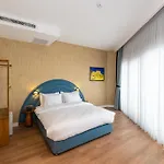 Nenessa Airport Hotel 4*