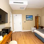 Nenessa Airport Hotel 4*