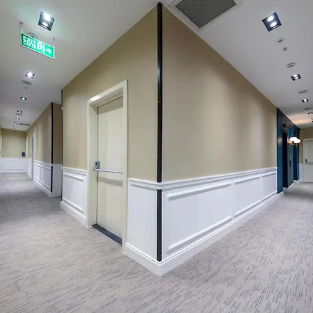 Nenessa Airport Hotel 4*