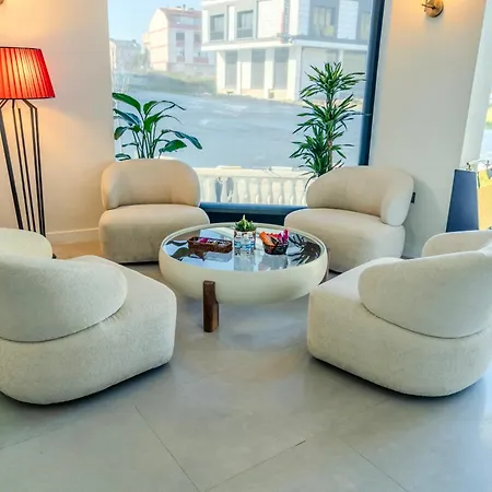 Hotel Nenessa Airport 4*