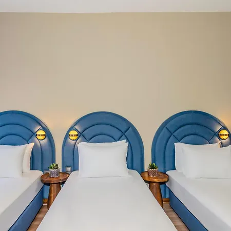 Nenessa Airport 4*