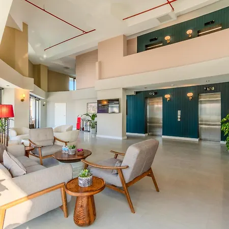 Nenessa Airport 4*
