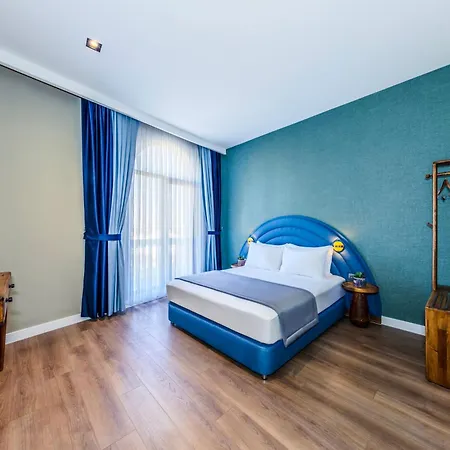 Nenessa Airport Hotel 4*