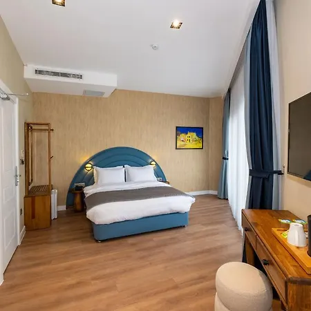 Nenessa Airport 4*
