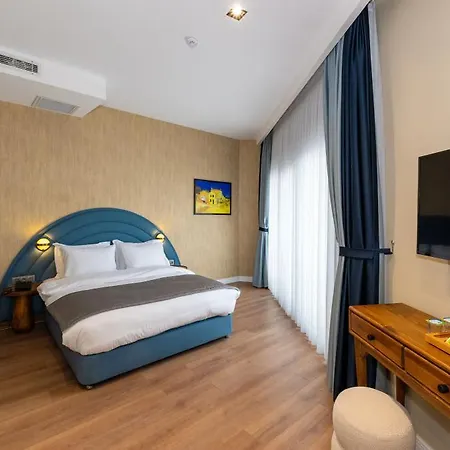 Nenessa Airport Hotel 4*