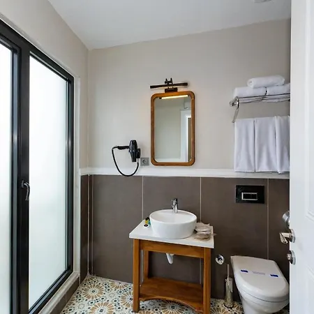 Nenessa Airport Hotel Arnavutkoy