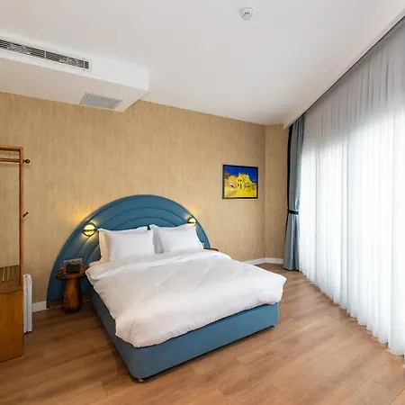 Nenessa Airport Hotel 4*