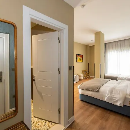 Hotel Nenessa Airport 4*