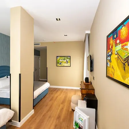 Nenessa Airport Hotel 4*
